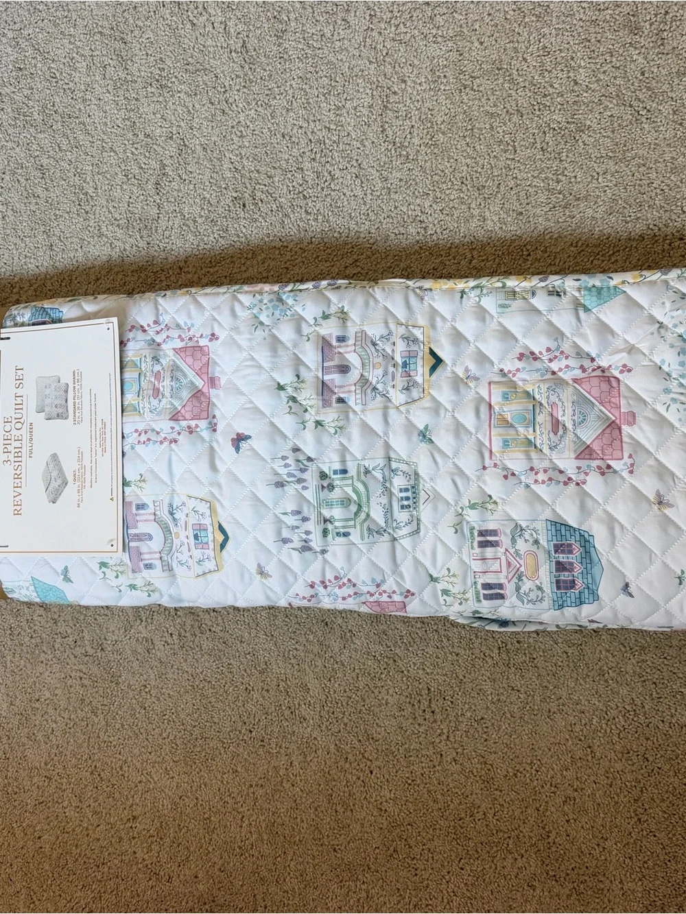 Lenox Spice Village Reversible Quilt Set with Pastel Floral FULL/QUEEN